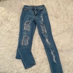 Super ripped skinny jeans